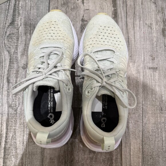 Nike Womens React Infinity Run Flyknit 2 CT2324-005 US Size 8 - Picture 7 of 10